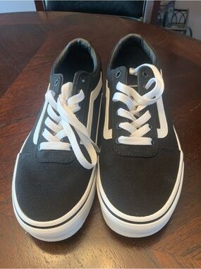 Vans Black and White Size 7.5